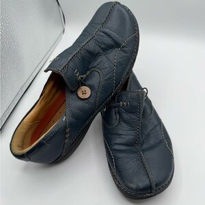 Clarks Unstructured Un-Loop Blue Leather Slip Ons S 10